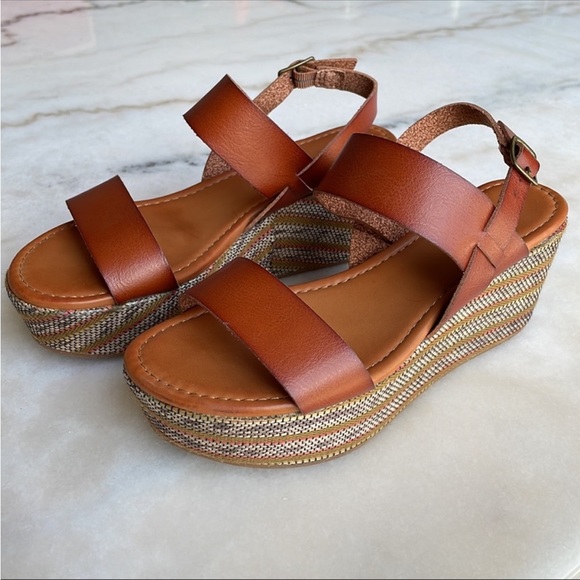 Wedge sandals size 7 - Picture 8 of 8